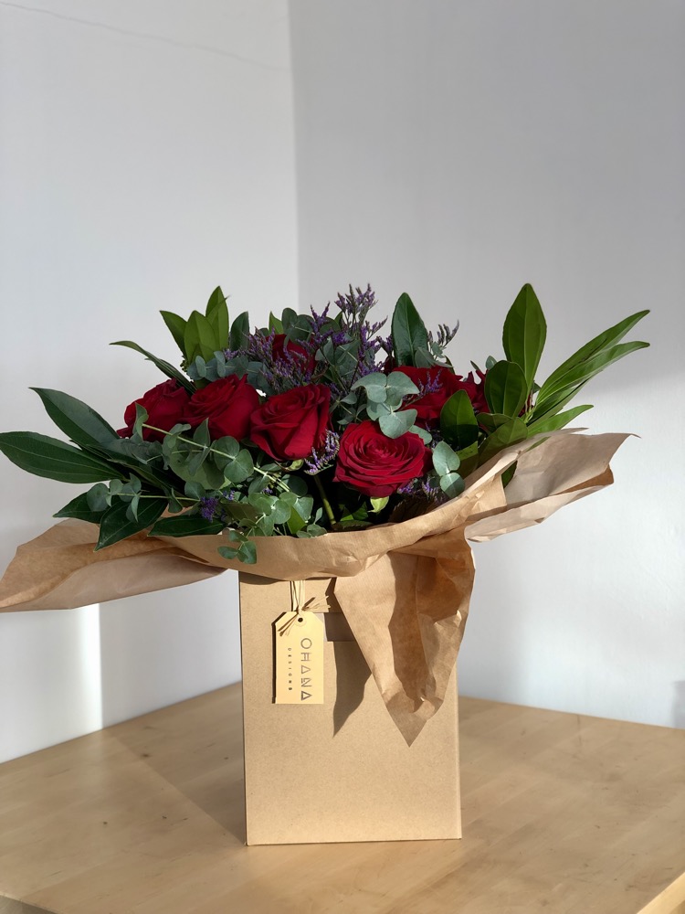 12 Red Roses Bouquet Gift Box